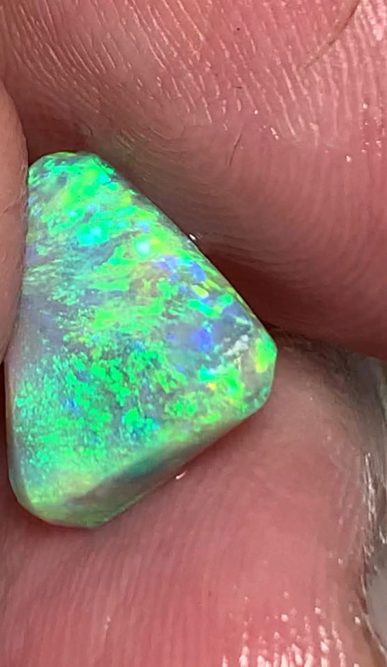 Lightning Ridge Crystal Opal Rub Gem Grade Miners Bench® 3.2cts Stunning bright Multifires 13x9x4mm WST45