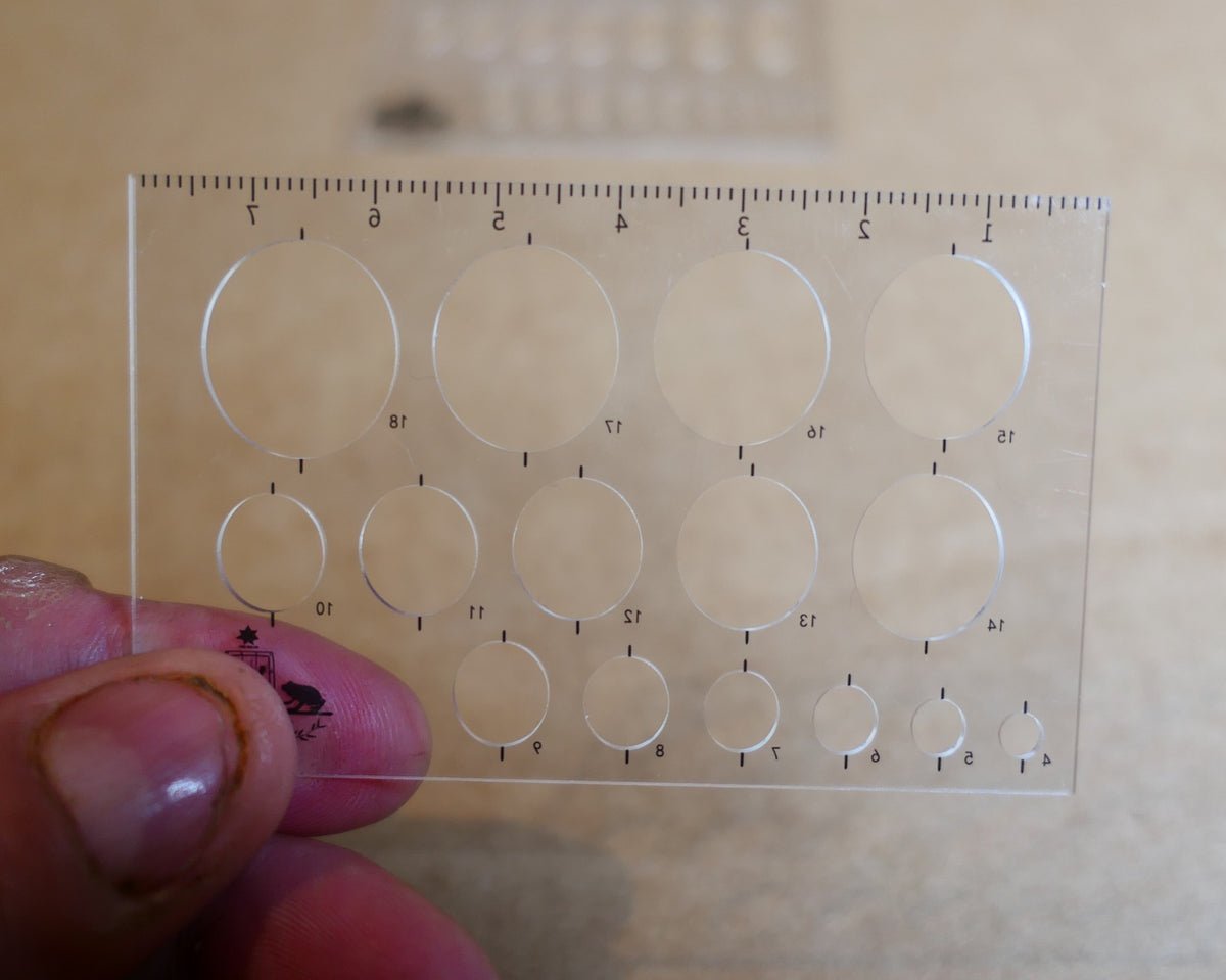 £1  NO RESERVE Lapidary Cutting templates set of 5 handy credit card sized Circles , Ovals & Ellipses  TMP01