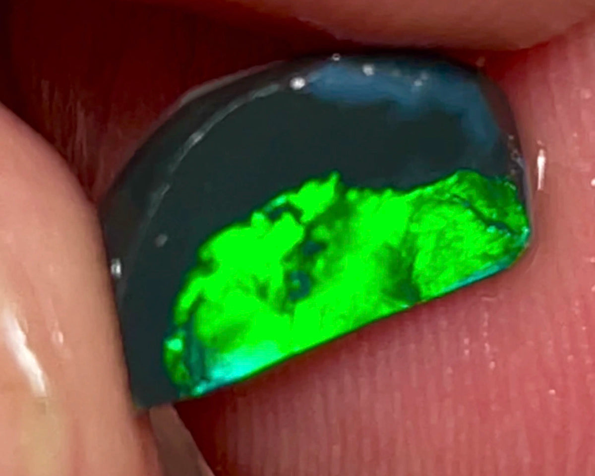 Lightning Ridge Opal Miners Bench® Black Base Seam Rough Rub 1.175cts Vivid Bright Green fires 11x6x1.5mm NSW015