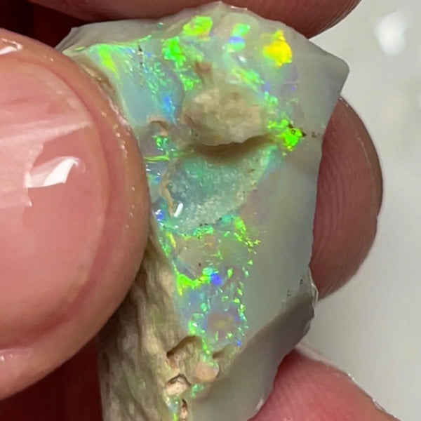 Lightning Ridge Dark Base Seam opal rough 20.50cts Bright Multicolours to Cut or carve 26x16x7 mm NSW083