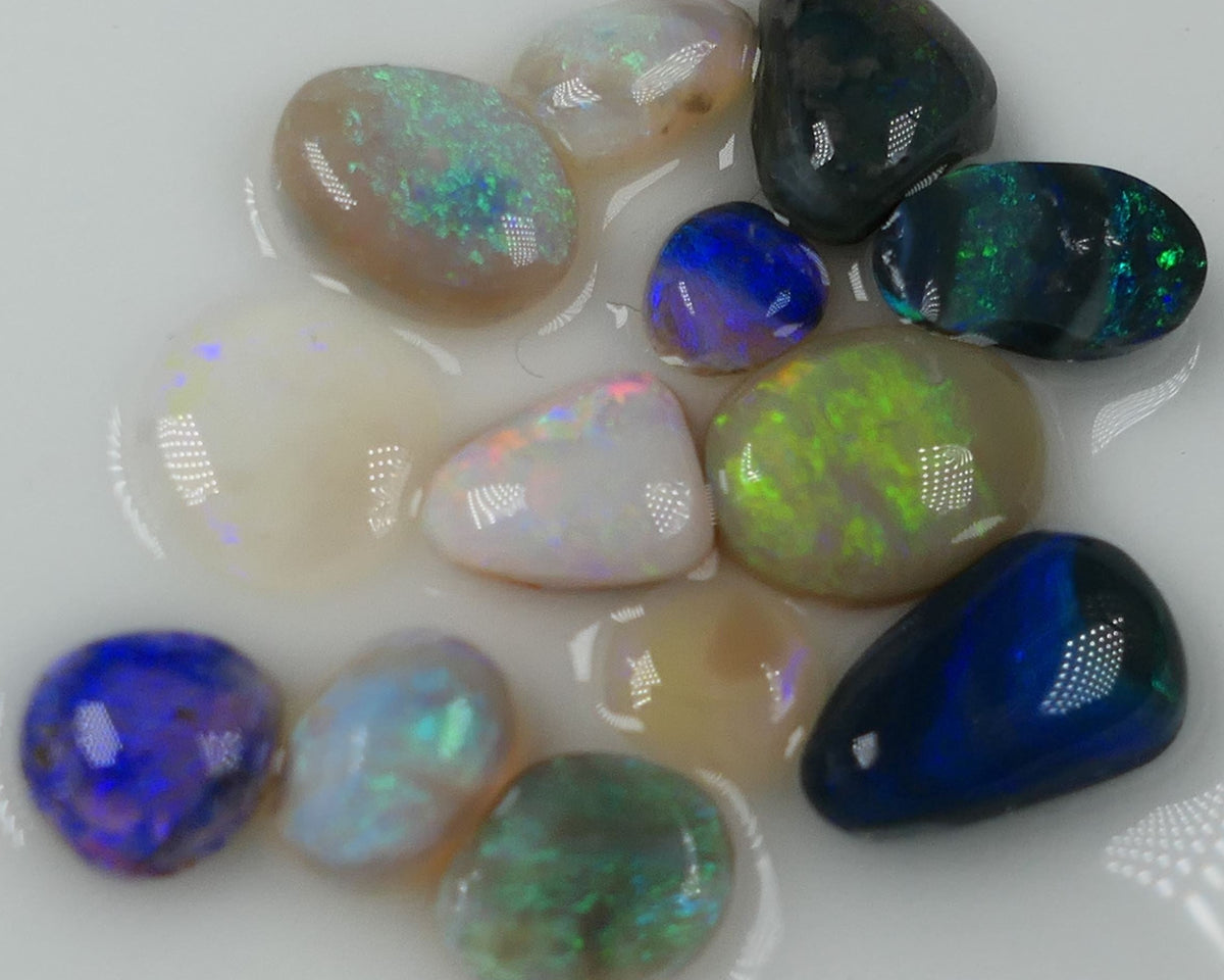 Lightning Ridge Rub Rough Preform Parcel 10cts Stunning Little Gems all the colours in this parcel 10x6x3mm to 5x5x2mm 0633