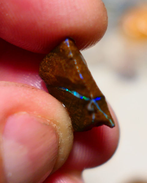 Queensland Boulder Boulder opal 6.40cts rough rub with some nice Gren/Blue fires in the vein 16x12x4.5mm BO-007