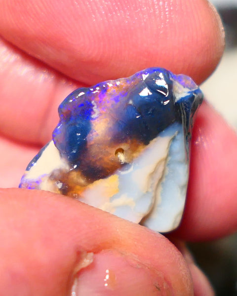 Lightning Ridge Rough Opal 13.50cts Black/Dark Seam formation showing some gorgeous blues 18x18x10mm 1404