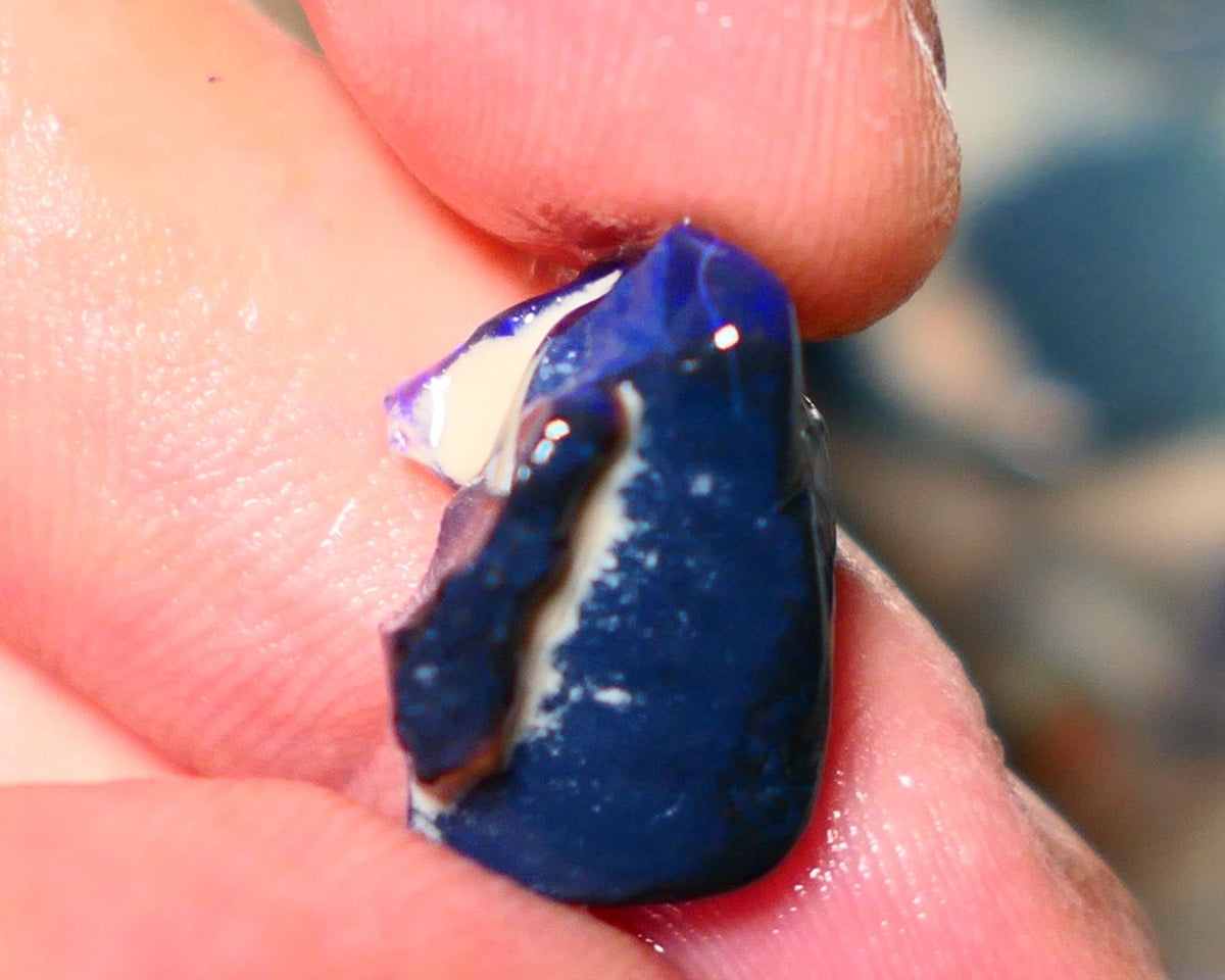 Lightning Ridge Rough Opal 8.50cts Black opal formation showing some nice Blues 17x12x10mm 1401