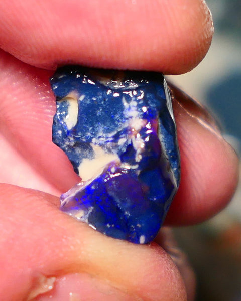 Lightning Ridge Rough Opal 8.50cts Black opal formation showing some nice Blues 17x12x10mm 1401