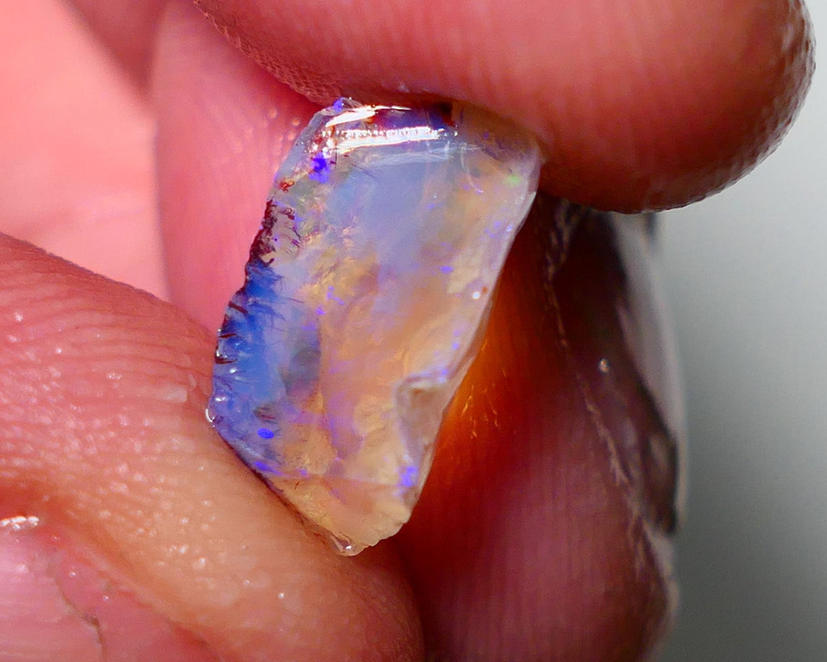 Lightning Ridge Rough Opal 3.00cts Crystal Seam piece showing nice blues colours 13x7x7mm A1514