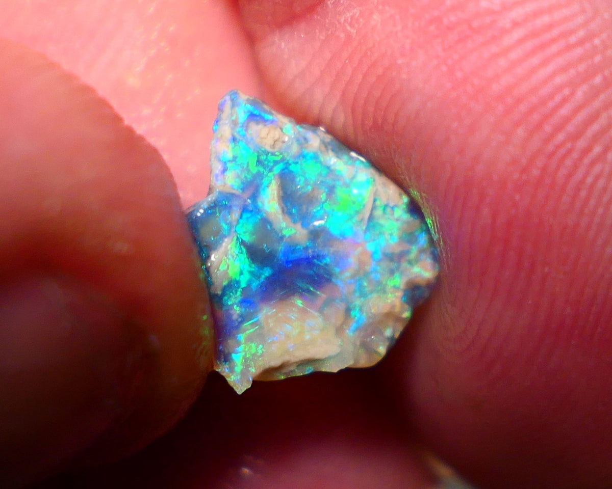 Lightning Ridge Opal Crystal base rub/rough 2cts showing Electric Vibrant & vivid super bright Green/Blue fires 12x10x3mm A1507