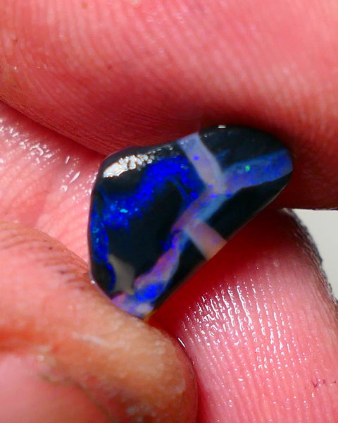 Lightning Ridge Opal Dark Black/Crystal Base Seam Rough Rub 2.50cts Some nice blue fires 12x8x3mm NS043