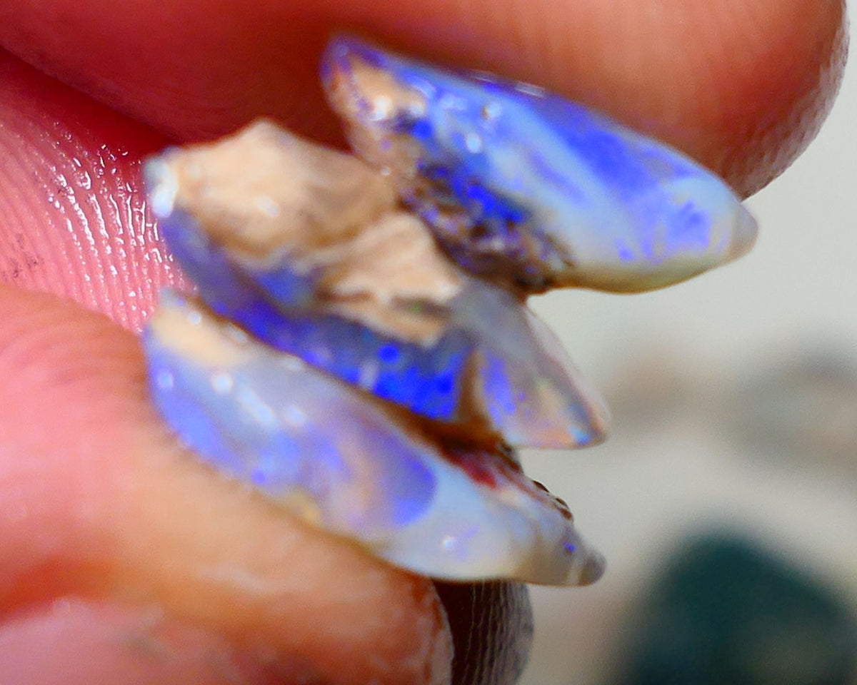 Lightning Ridge Rough Opal 7.75cts Grey Base Gamble Seams  with some Blue fires in the bars 14x10x3mm to 12x7x4mm Auction NS035