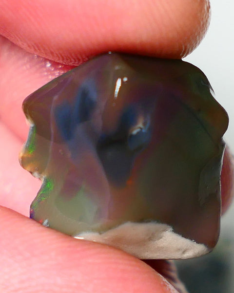 Lightning Ridge Rough Opal 20cts Nice sized Green dominant with red flashes on Dark Seam Gamble 19x18x12mm NS127