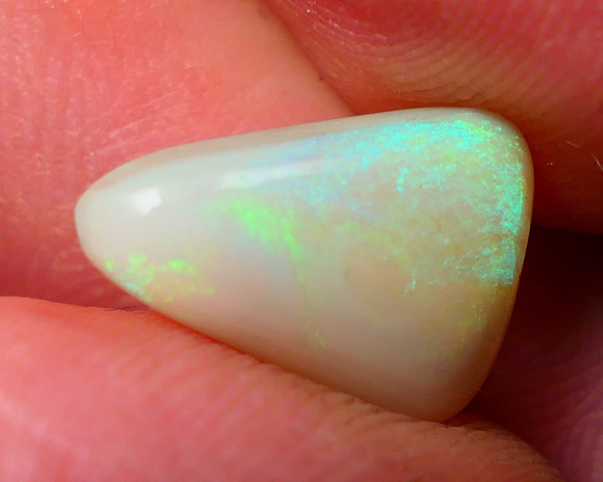 Lightning Ridge Dark Opal Gemstone 4.15cts zone of nice Light Green fires 13x10x5mm NS122