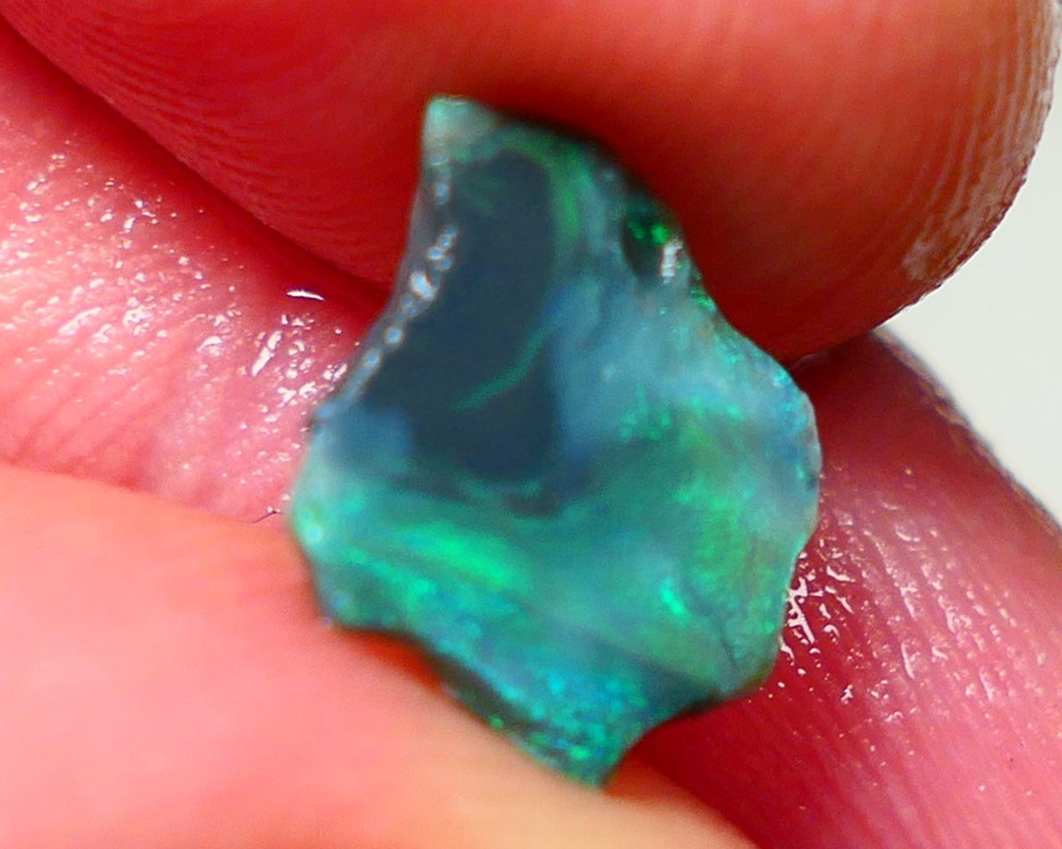 Mulga Rough Rub Opal 1.10cts Dark Base Seam Nice electric Green Dominant fires to Cut / carve & polish 12x9x1.5mm NS116