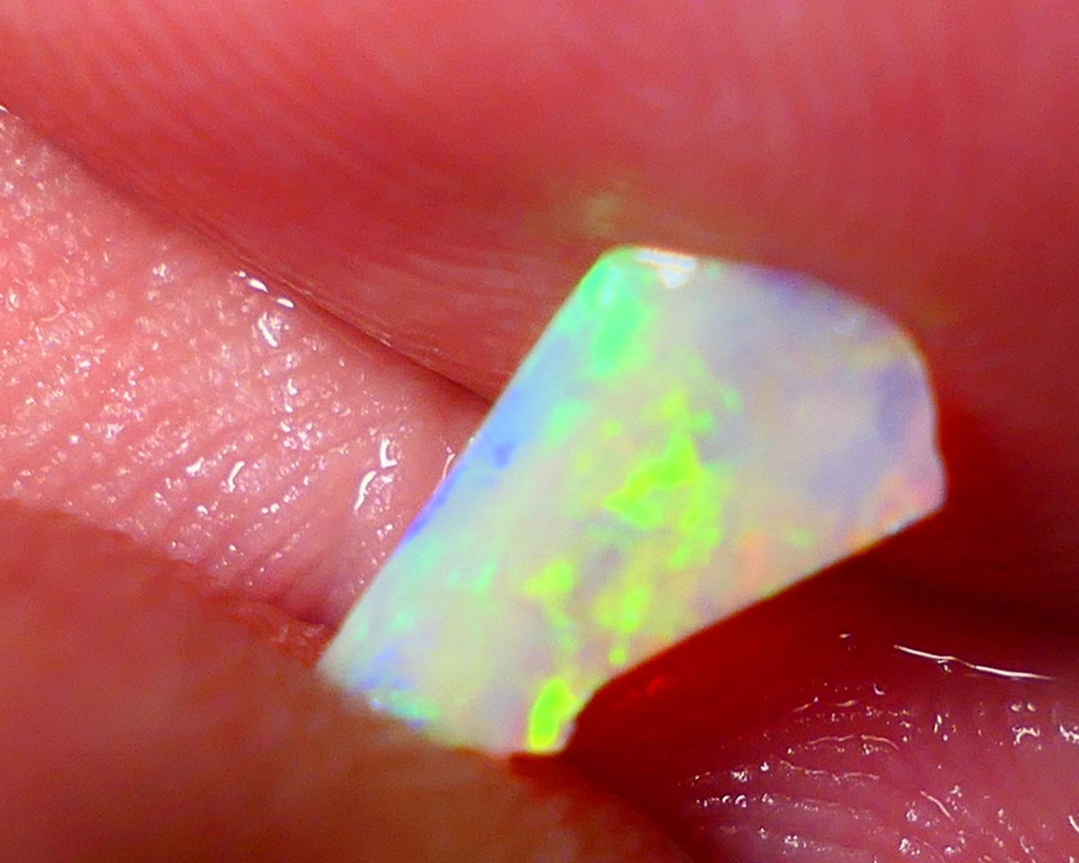 Lightning Ridge Rough / Rub Light Base Seam opal Miners Bench® 0.90cts Gorgeous Bright Yellow dominant M.Fires 10x5x3mm NS150