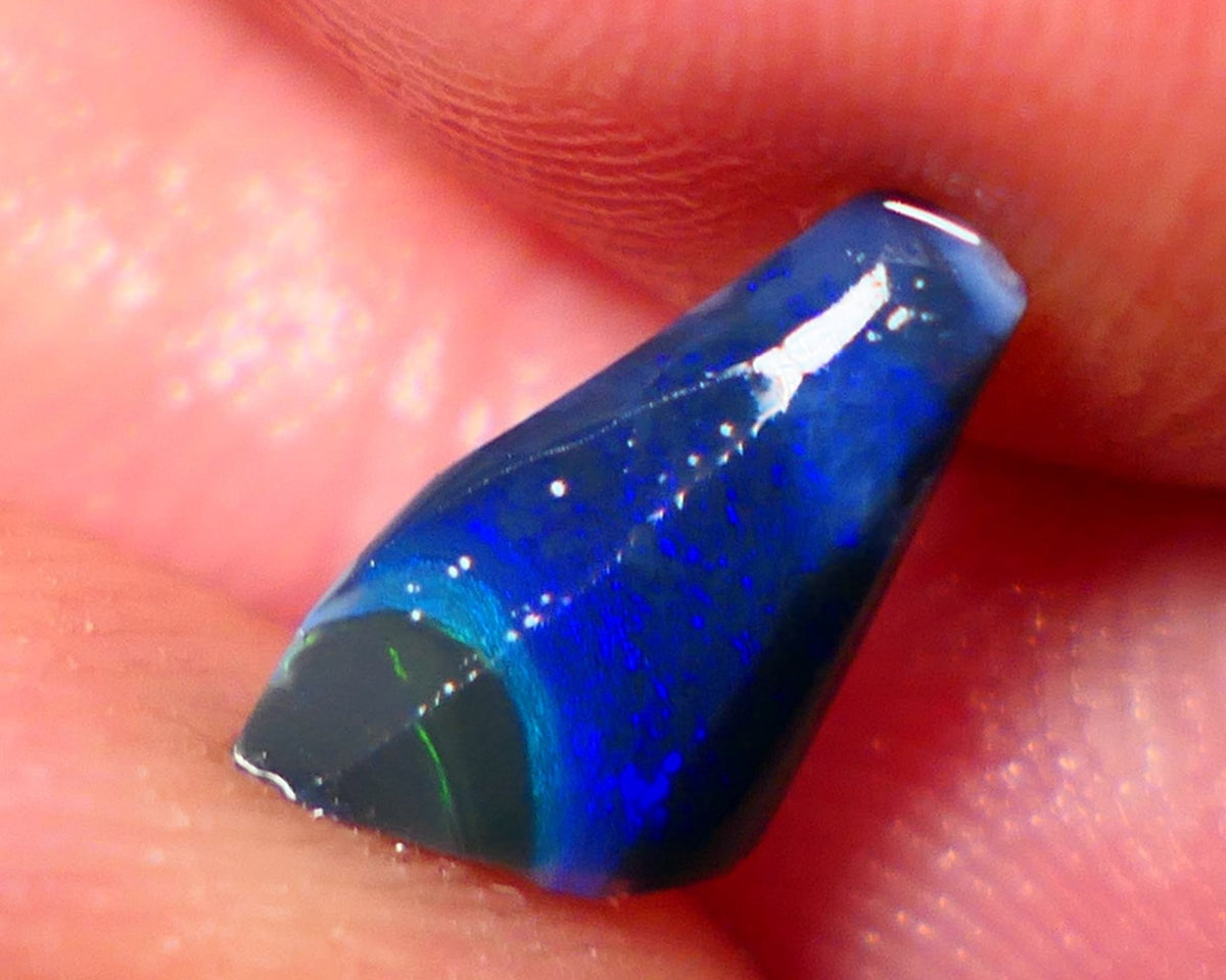 Mulga® Green/Blue dominant fires on Black Opal Rough Rub Miners Bench® 1.00cs Gorgeous face 9x6x3mm NS155