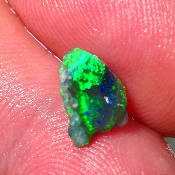 Mulga® Green/Blue dominant Multifires on Black Opal Rough Rub Miners Bench® 0.75cs Gorgeous face 10x6x2mm NS153