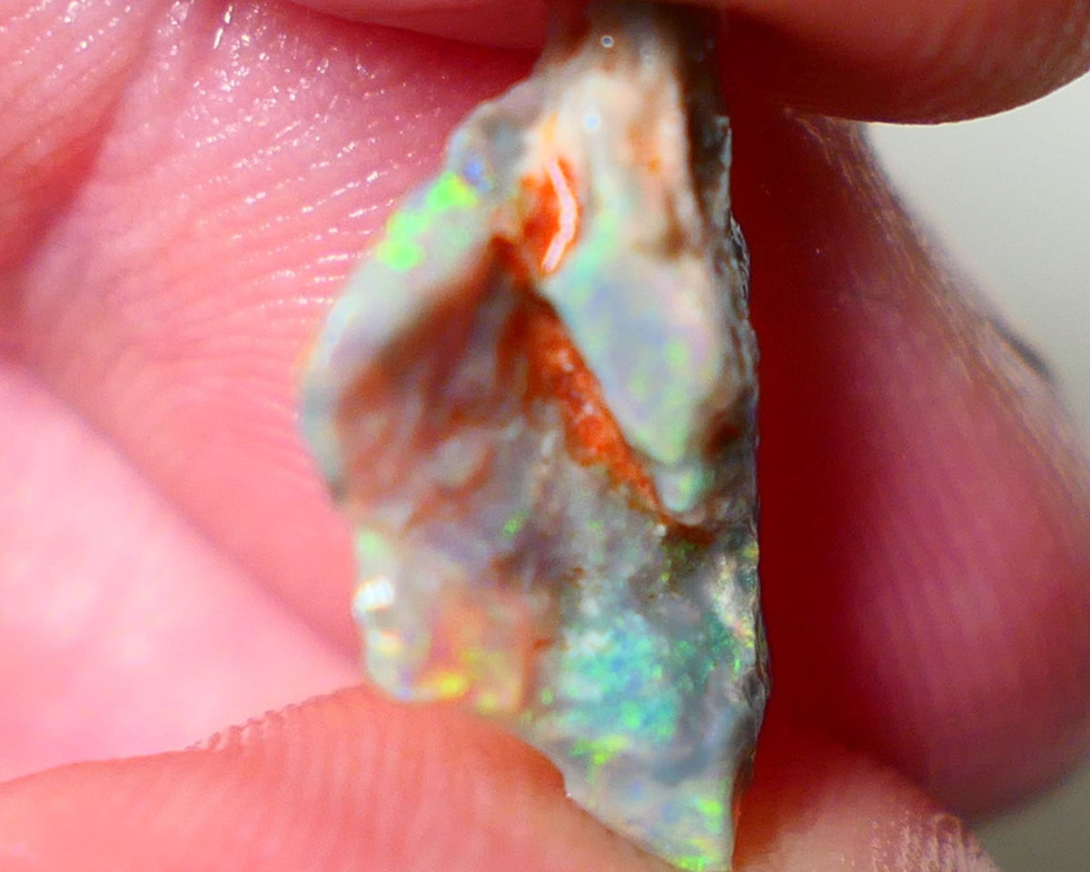 Mulga Rough Opal 3.75cts Dark Base Seam Nice Yellow/Orange Dominant M.fires to Cut / carve & polish 17x11x4mm NSW032