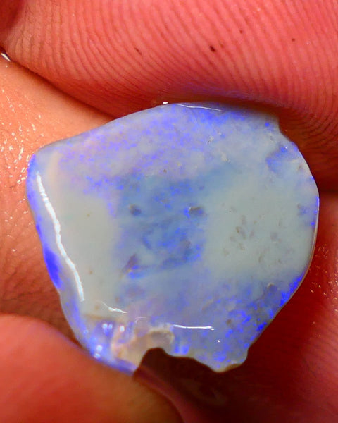 Lightning Ridge Rough Opal 3.75cts Seam Grey base Gorgeous Blue fires in the bar 16x15x2mm NS205