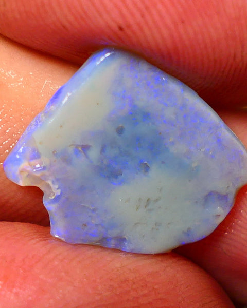 Lightning Ridge Rough Opal 3.75cts Seam Grey base Gorgeous Blue fires in the bar 16x15x2mm NS205