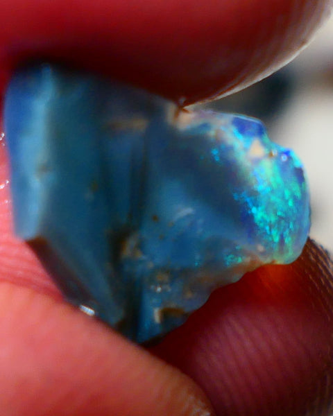 Mulga Rough Opal Gamble 2.20cts Dark Base Seam Green Dominant fires to Cut / carve & polish 14x11x4mm NS202