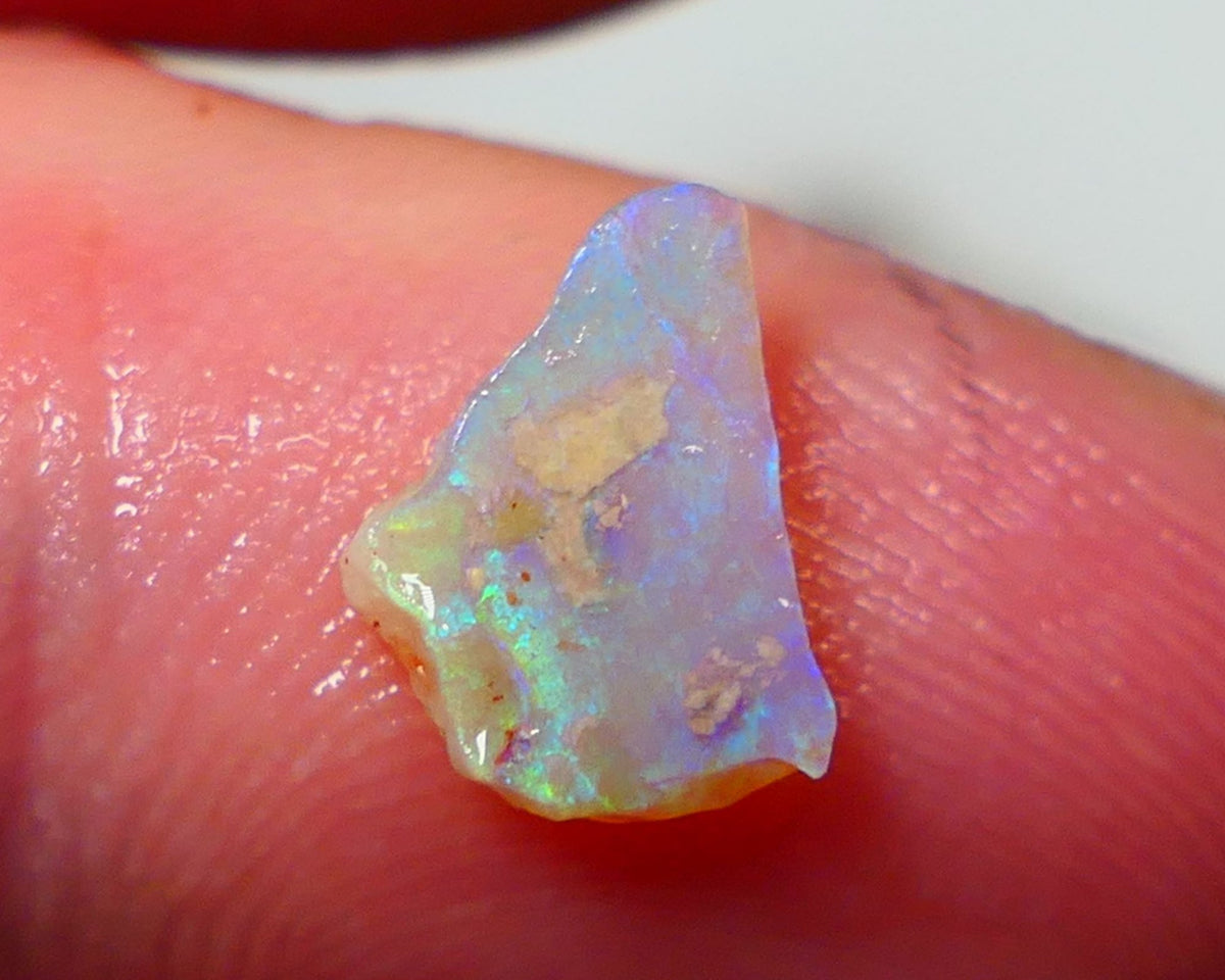 Lightning Ridge Rough Opal 0.90cts Crystal Seam showing Bright Green/Yellow/Blue Dominant colours 9x7x2.5mm NS320