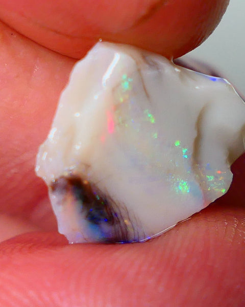 Lightning Ridge Rough Opal 4.15cts Light base Seam showing Green / BLue Dominant M.colours 14x13x4mm NS332