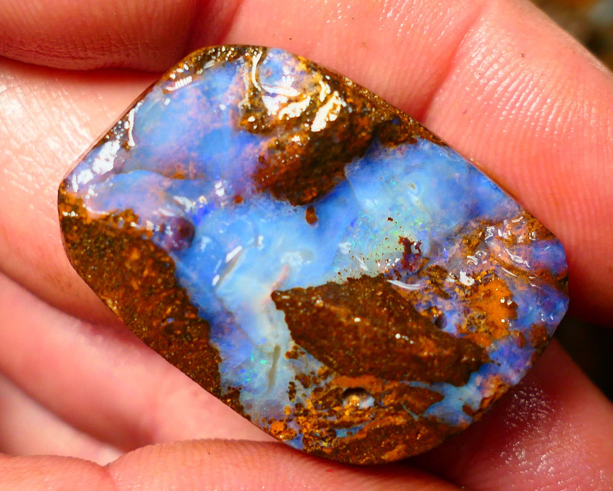 Queensland Boulder opal cts rough/slice/rub Winton Nice Blue fires showing on the opal face ALP0