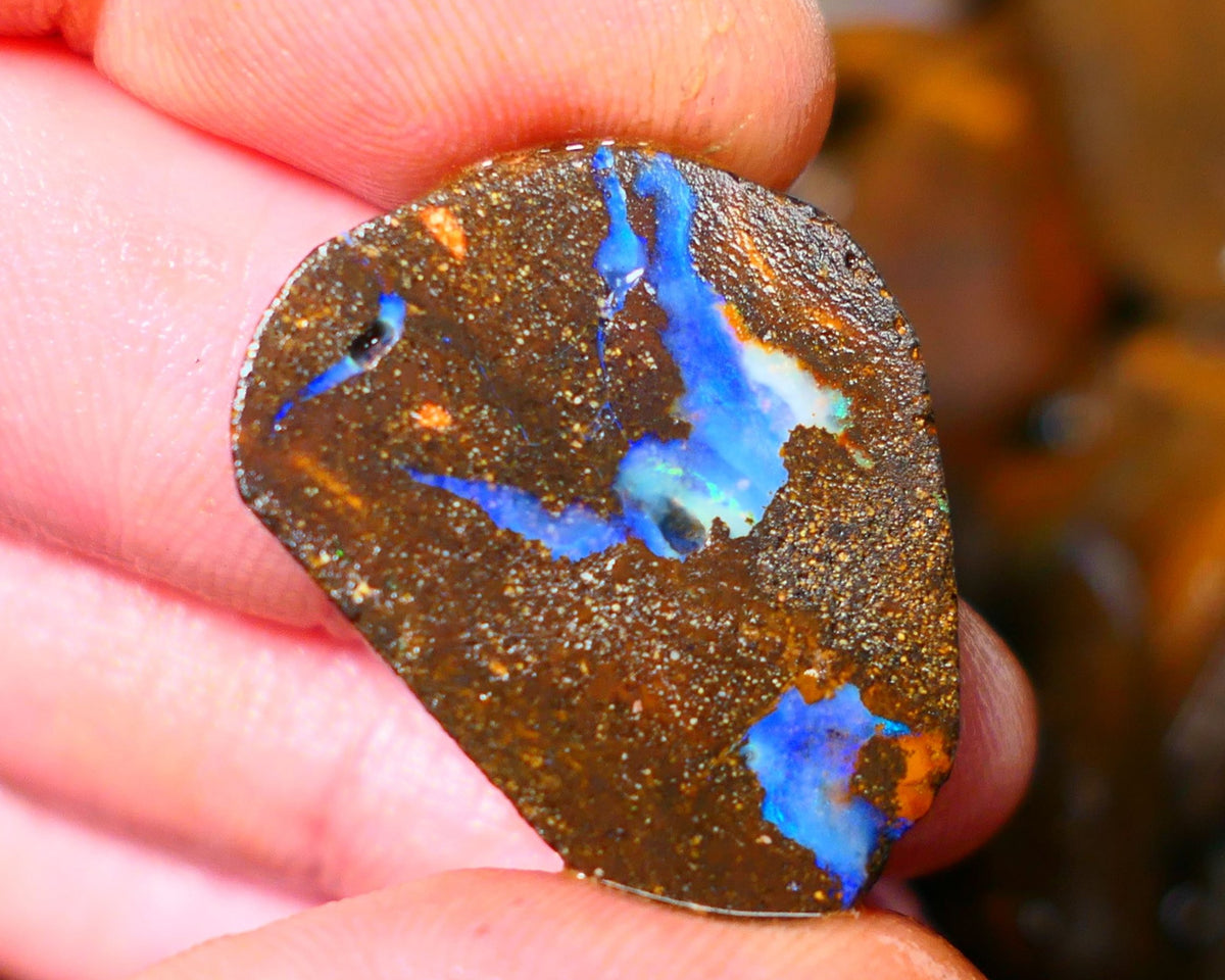 Queensland Boulder / Matrix opal 25cts rough/rub Winton Bright Blue fires showing in a vein 29x23x4mm ALP010