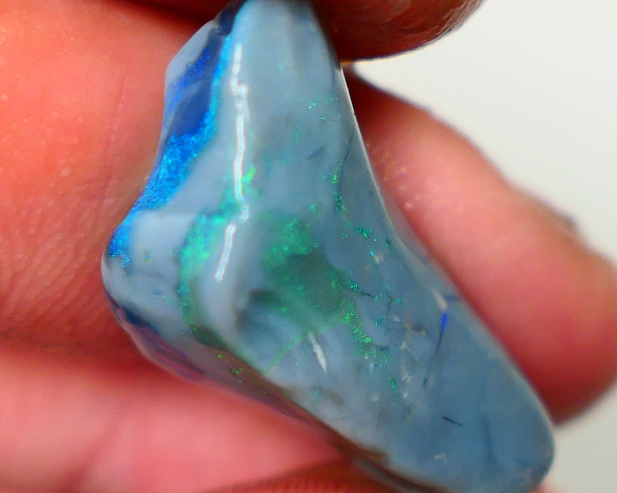 Lightning Ridge Rough Opal 17.00cts Dark Base Seam Bright  Gorgeous Green/Blue Bar 27x12x9mm NS347