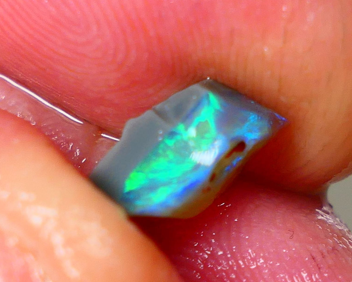 Lightning Ridge Little Bright Vibrant Vivid Seam Gem to cut 1.60cts Electric Blues/Greens 10x6x5mm NS357