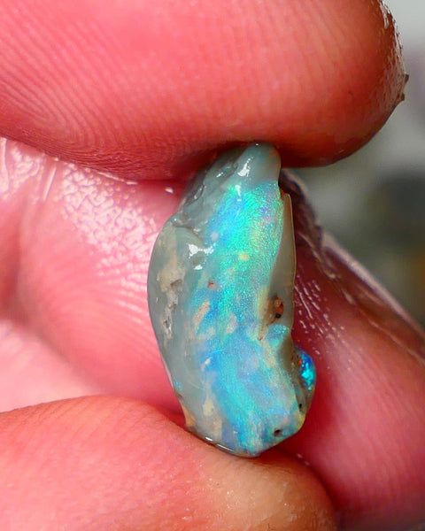 Lightning Ridge Dark Crystal base opal 3.70cts showing Blue/Green colours to gamble 16x7x6mm AUCTION28