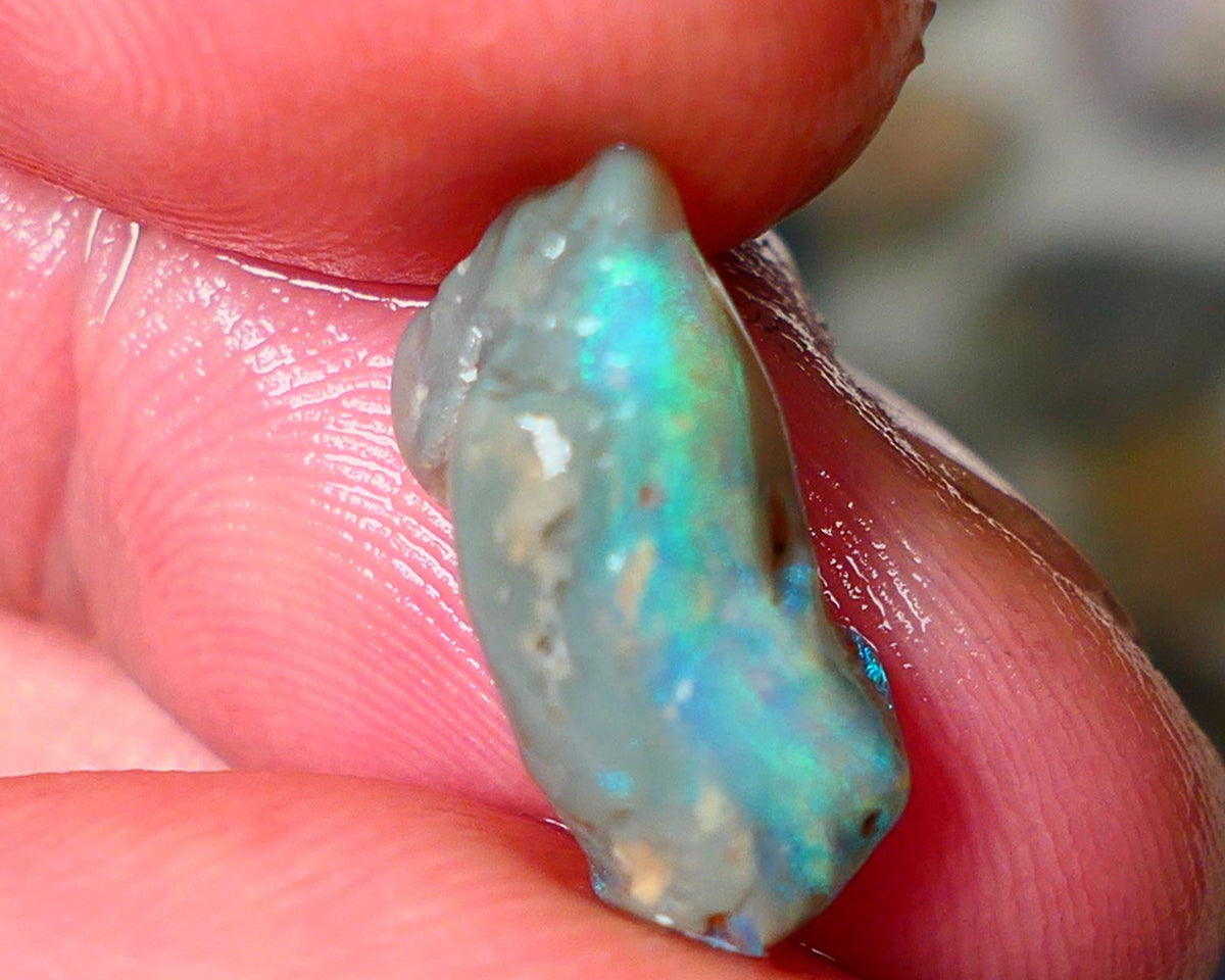 Lightning Ridge Dark Crystal base opal 3.70cts showing Blue/Green colours to gamble 16x7x6mm AUCTION28