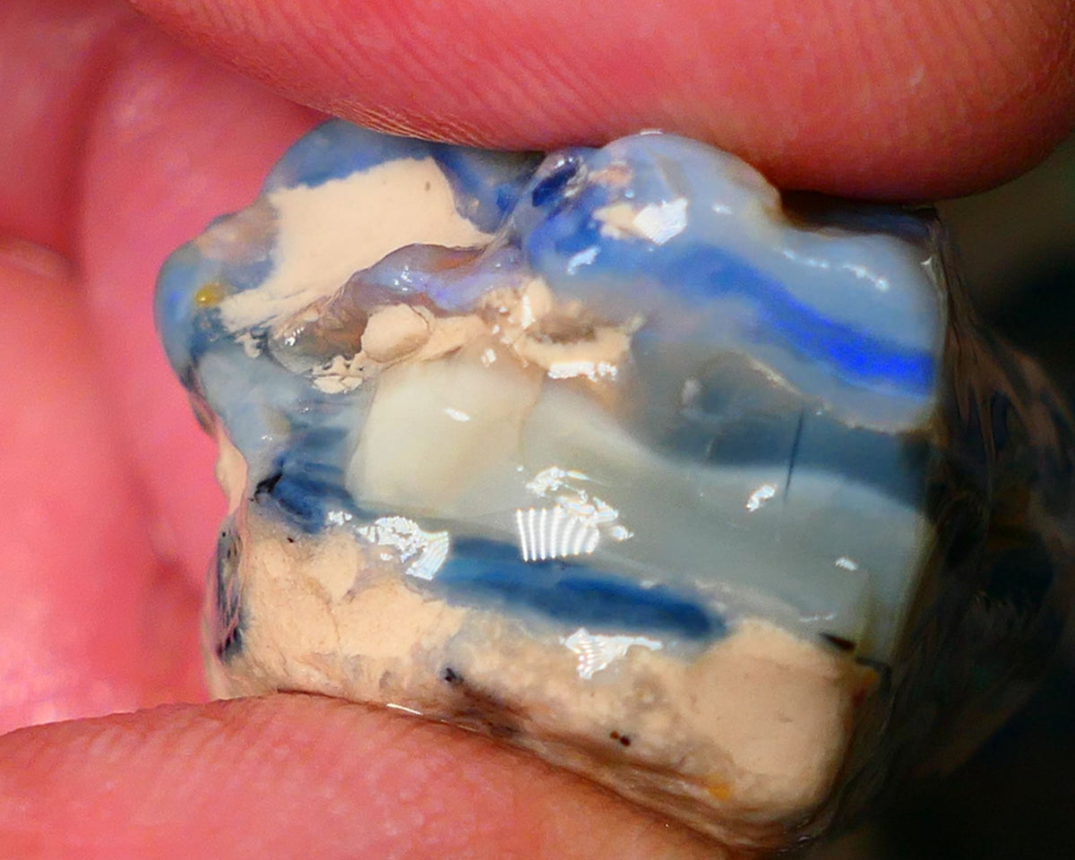 Lightning Ridge Gamble Huge Size Chunk of Seam opal rough 77cts showing some Bits of Blue colours 26x22x20mm ALP155