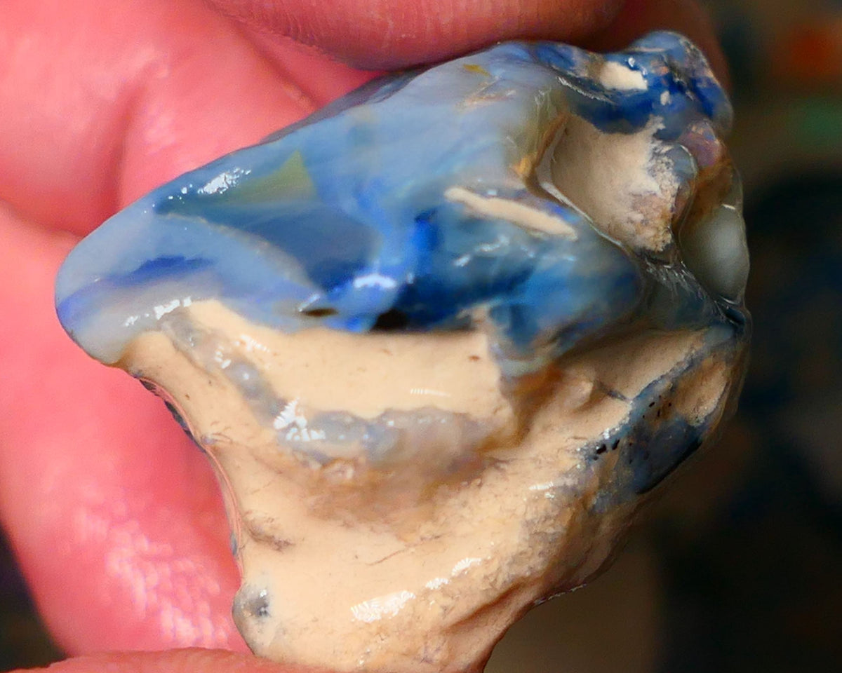 Lightning Ridge Gamble Huge Size Chunk of Seam opal rough 77cts showing some Bits of Blue colours 26x22x20mm ALP155