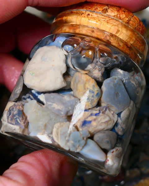 Lightning Ridge Rough Opal 250cts Mixed Potch with some bits of colour only 20mm to chip size range Auction17(jar2)