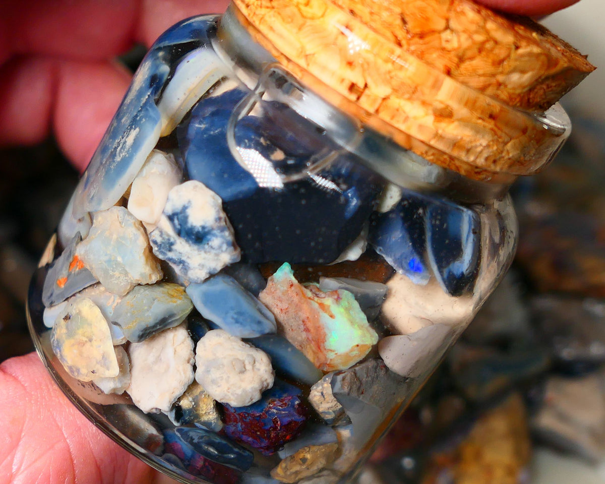 Lightning Ridge Rough Opal 250cts Mixed Potch with some bits of colour only 20mm to chip size range Auction18(jar3)