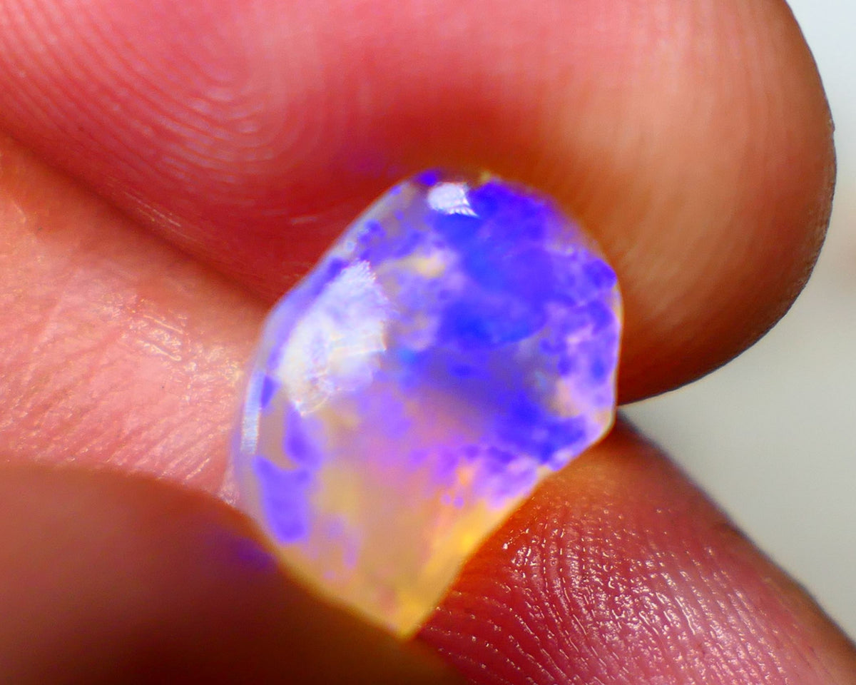 Lightning Ridge Crystal knobby opal rub rough 2.00cts Full of nice Bright Blues 11x8x3mm Auction 134