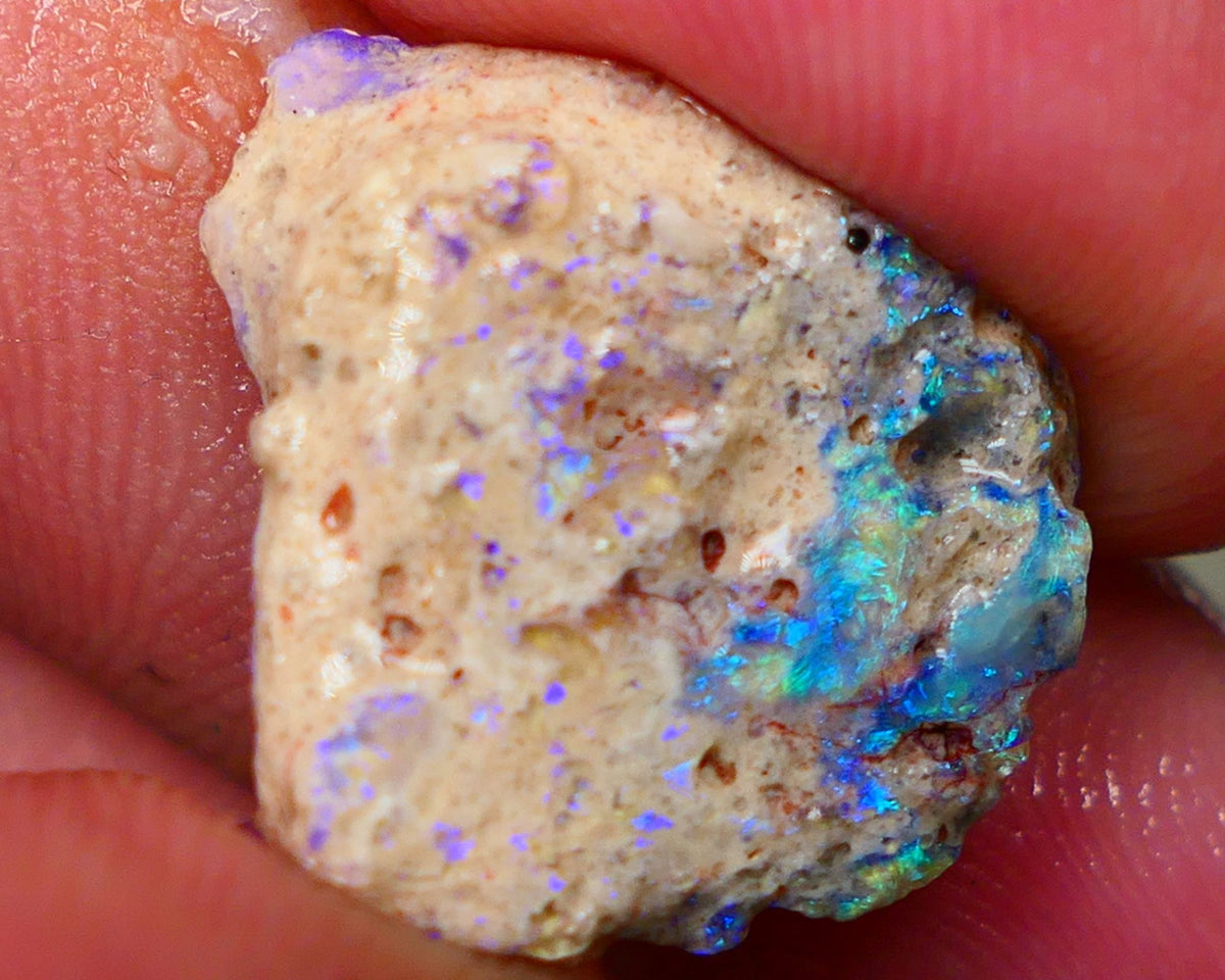 Lightning Ridge Rough Seam opal formation rub/rough 8.00cts showing interesting exposed faces 19x18x5mm Auciton121