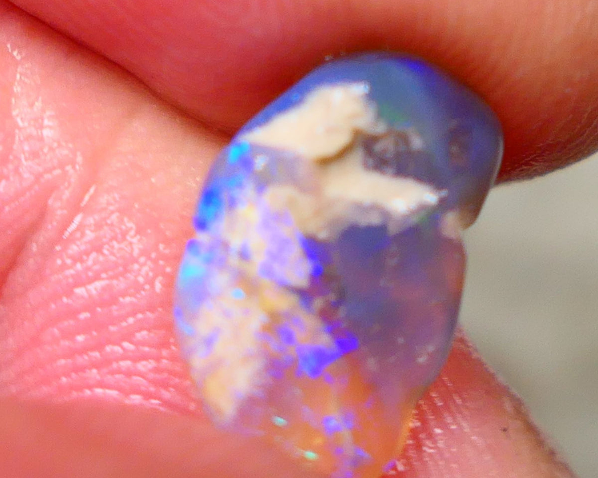 Lightning Ridge Rough knobby fresh from the wash 3.95cts Displaying Bright blue fires small size of 14x8x7mm Auction120