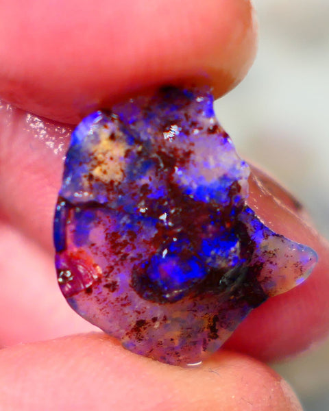 Mintabie Dark Crystal Seam opal rough 5.60cts Bright gorgeous Royal Blue fires showing asking to be explored 18x15x5mm Auction212