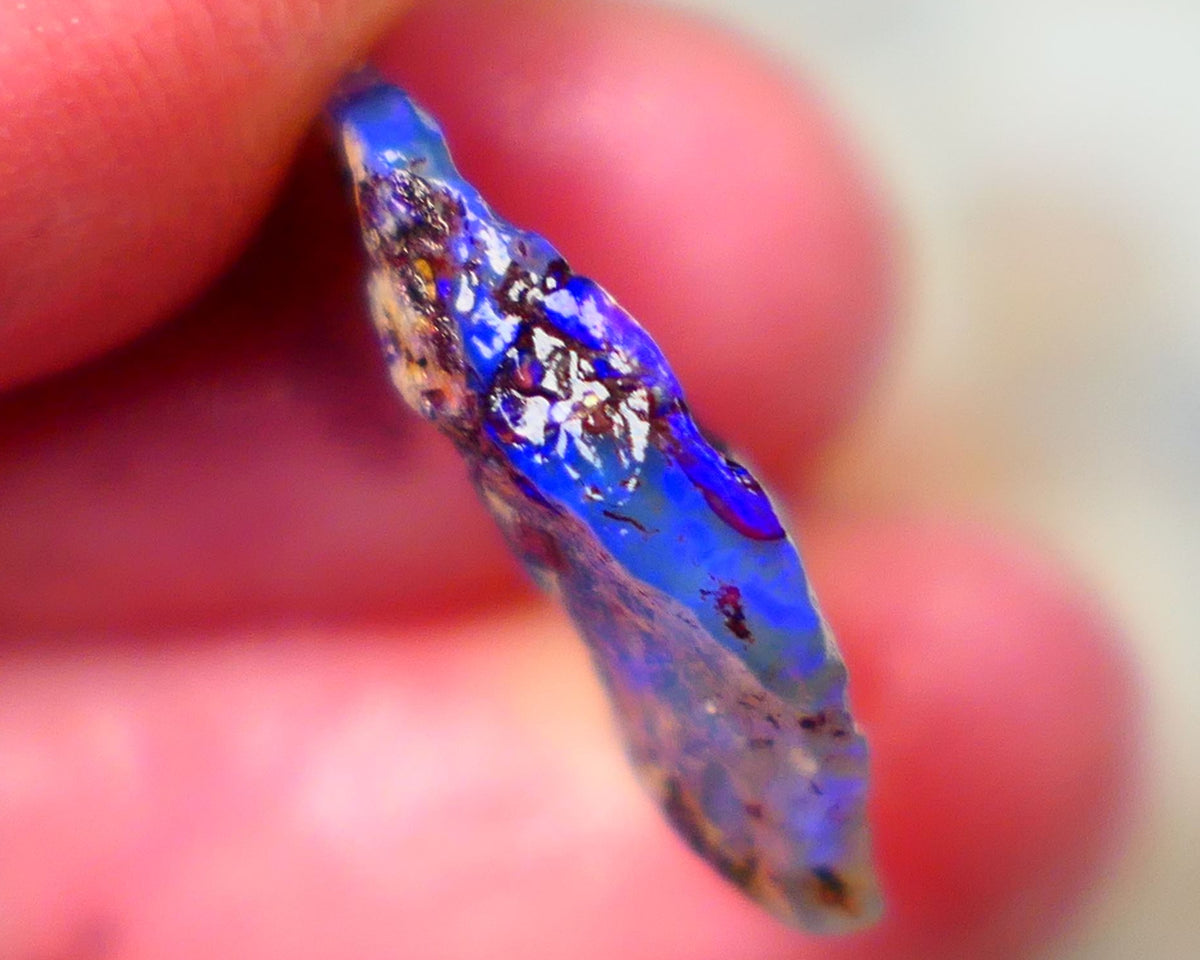 Mintabie Dark Crystal Seam opal rough 5.60cts Bright gorgeous Royal Blue fires showing asking to be explored 18x15x5mm Auction189