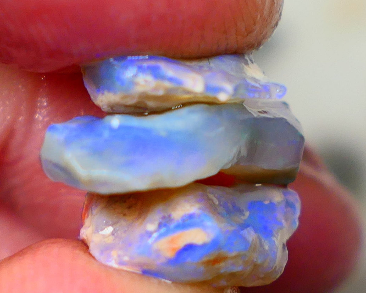 Lightning Ridge Crystal; opal rough stack 10.00cts Blue colours to explore 17x9x4mm to 13x11x3mm   GMB-044