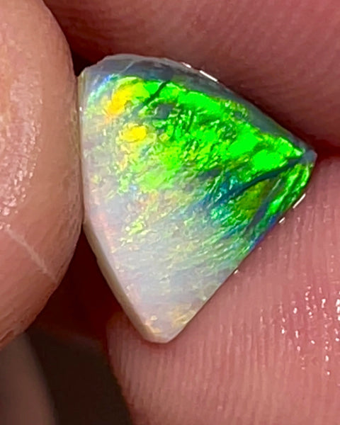 Lightning Ridge Opal Dark Crystal Rough Rub 1.95cts Stunning face with Bright Green dominant fires 10x9x2.5mm 1331