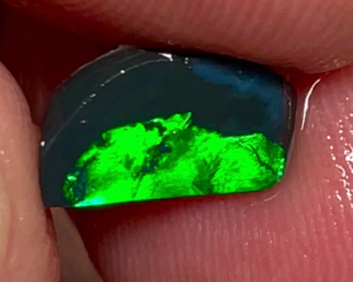 Lightning Ridge Opal Miners Bench® Black Base Seam Rough Rub 1.175cts Vivid Bright Green fires 11x6x1.5mm NSW015