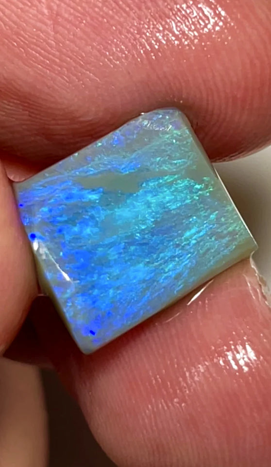 XMAS THANK U AUCITON14 L/Ridge Rub Rough preform Jewellery Grade 5.40cts Dark Crystal Opal Rub Clean gorgeous bright greens / Blues 15x12x3mm SKU#1807